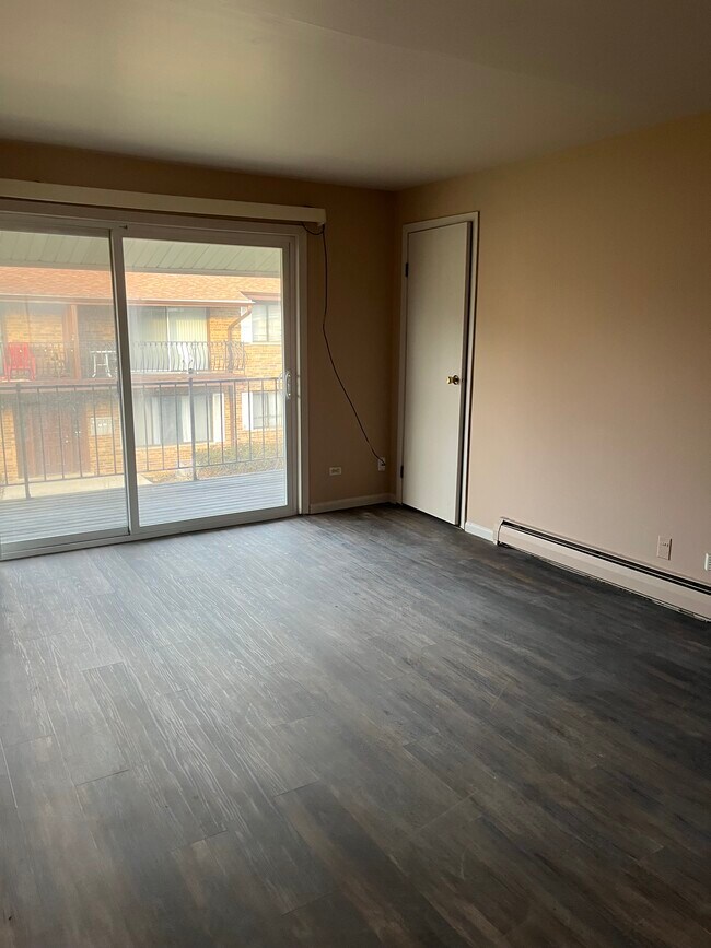 Building Photo - 14811 Kilpatrick Ave