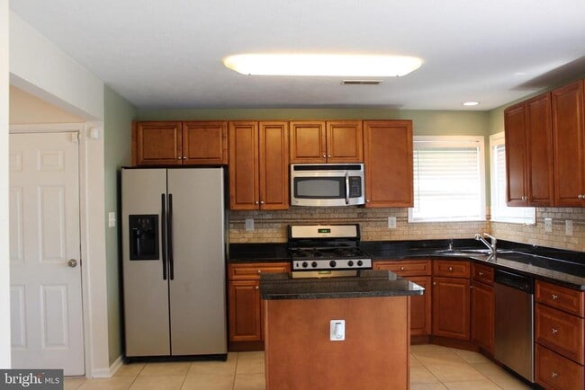 Building Photo - 5205 Sauger Ct