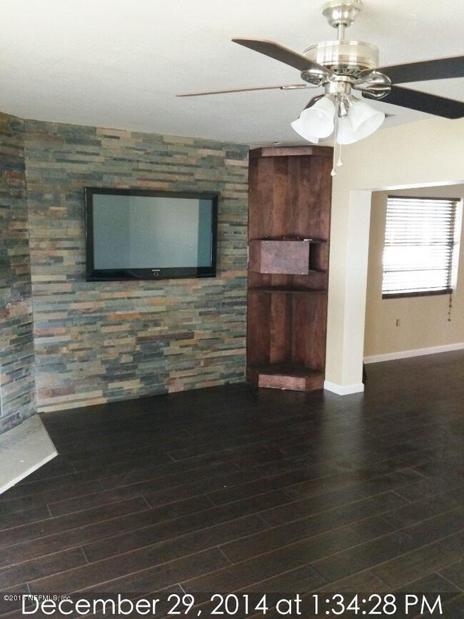 Building Photo - 5640 Silver Sands Cir