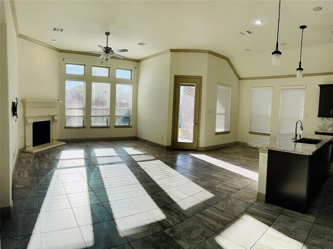 Building Photo - 10831 Paula Bluff Ln