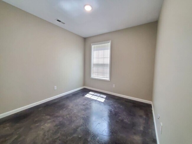 Building Photo - 180 Cane Creek Ln