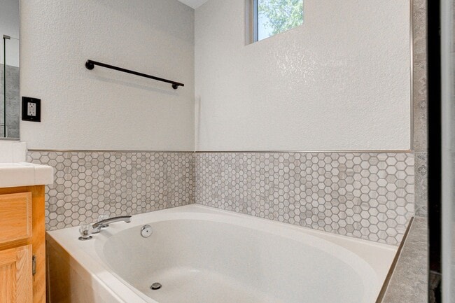 Building Photo - 8621 Sierra Cima Ln