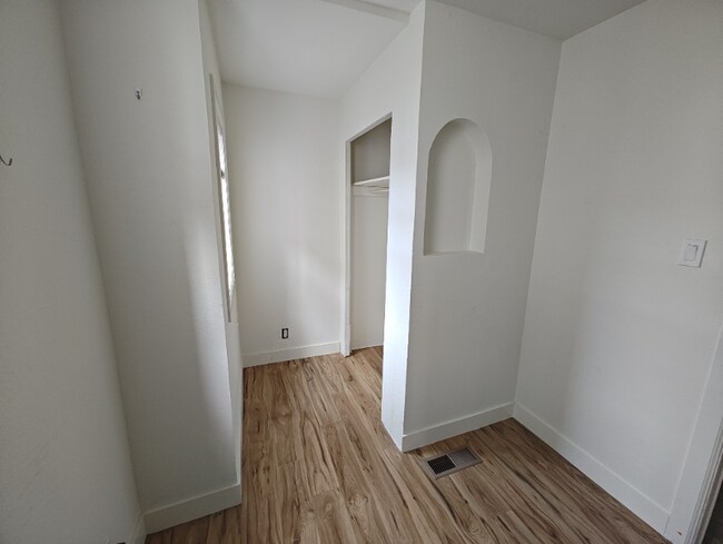 Building Photo - 1407 J St