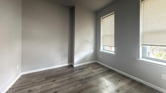 Building Photo - 121 N 59th St