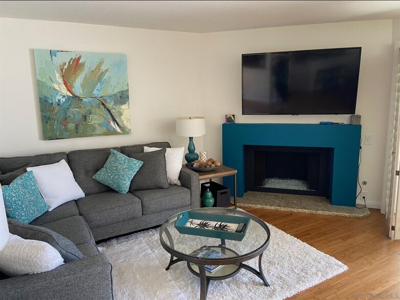 Living room - 48 Antigua Ct