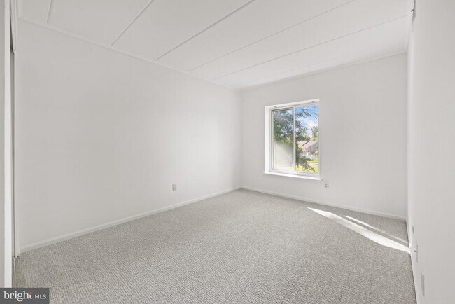 Building Photo - 81 Oakridge Dr