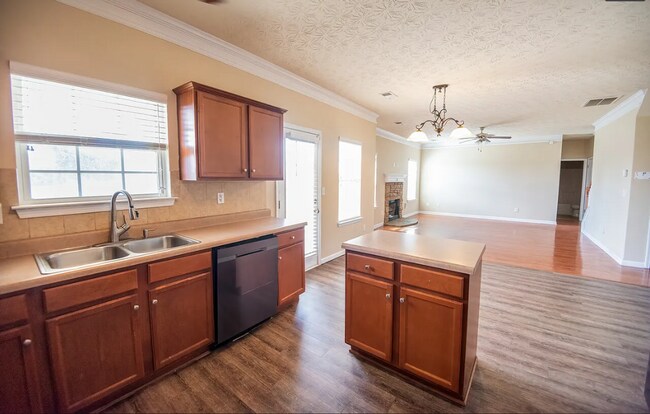 Building Photo - 43 Apache Trail