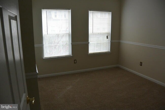 Building Photo - 5302 Chieftain Cir