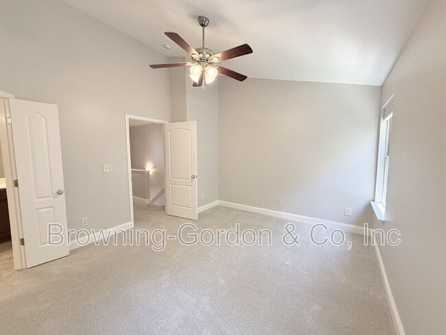 Building Photo - 1057 Woodbury Falls Dr