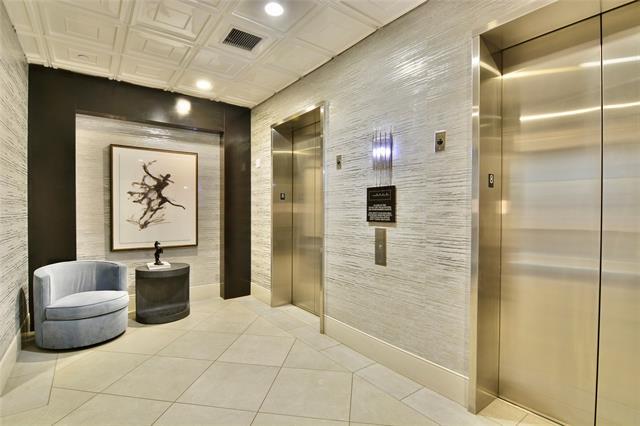 Building Photo - 2600 W 7th St