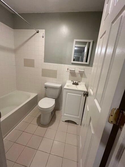 Building Photo - 4900 Walton Ave