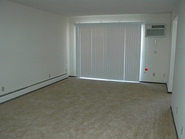 Building Photo - Riviera (925-965)