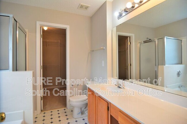 Building Photo - 210 Kingston Forest Dr