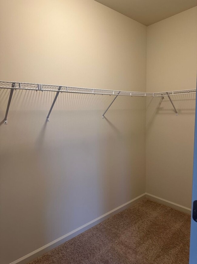 Building Photo - Coming Soon! End unit townhome in Darley G...