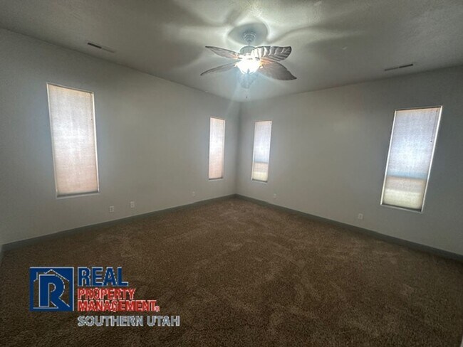 Building Photo - Knolls At Green Springs