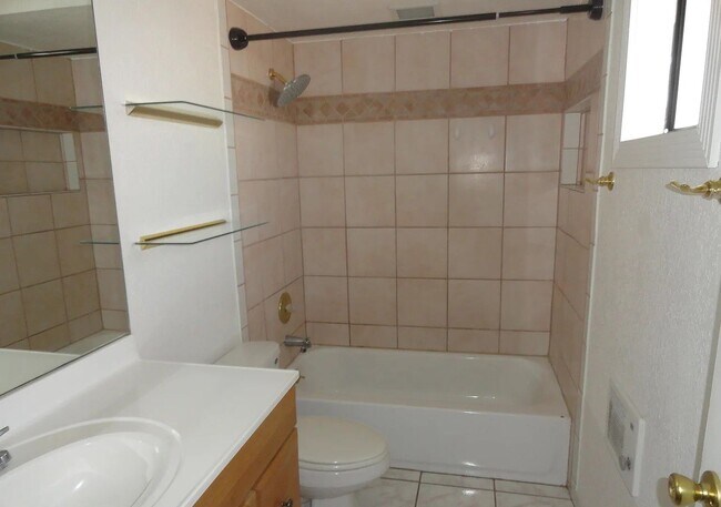 Building Photo - Cute 3 Bedroom, 2 Bath, 2 Car Garage In "Prescott Valley"