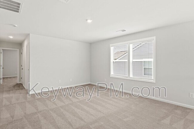 Building Photo - 644 Manitou Cir