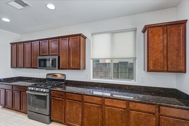 Building Photo - 9233 W Dreyfus Dr