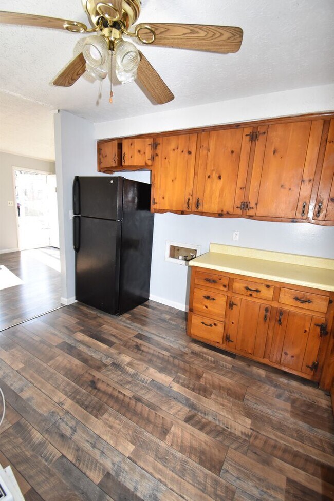Building Photo - 3 Bedroom Pet Friendly Home For Rent Near ...