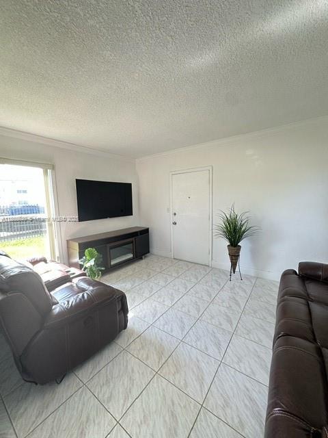 Building Photo - 3901 SW 78th Ct