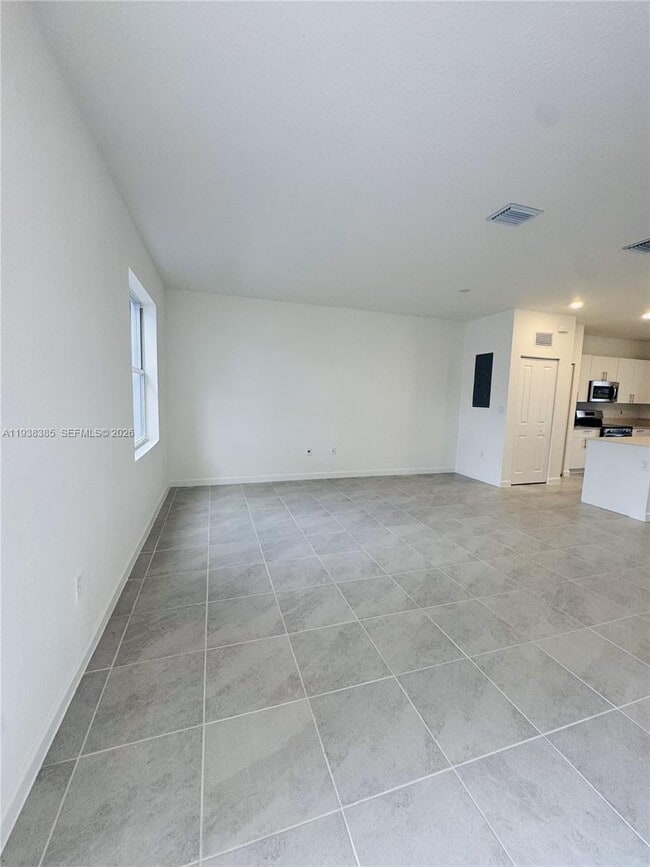 Building Photo - 223 NW 11th Ct