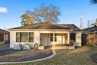 Building Photo - 3521 Burgundy Ln