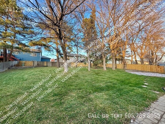 Building Photo - 7412 W 66th St