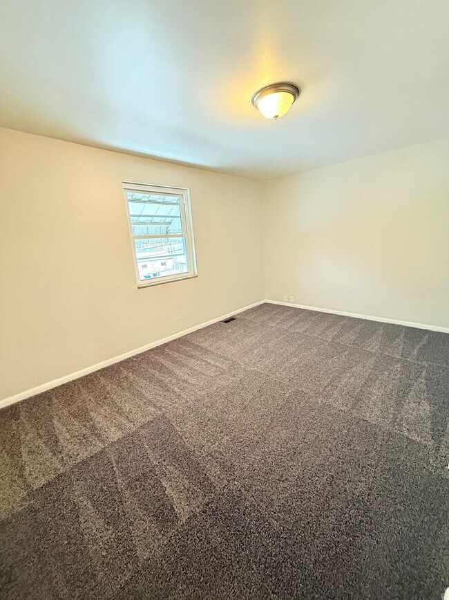 Building Photo - Beautiful 3BD/1BA Single Family Home – Newly Remodeled!