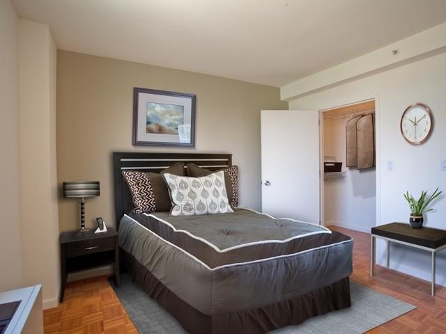 Building Photo - 2 bedroom in Queens NY 11109