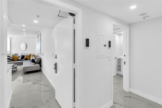 Building Photo - 17375 Collins Ave