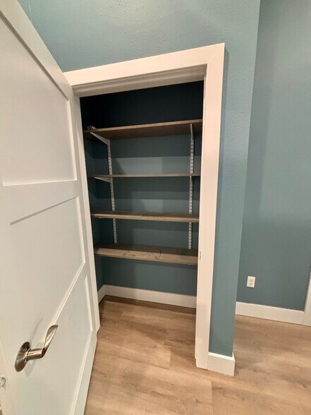 Building Photo - 315 E Main St