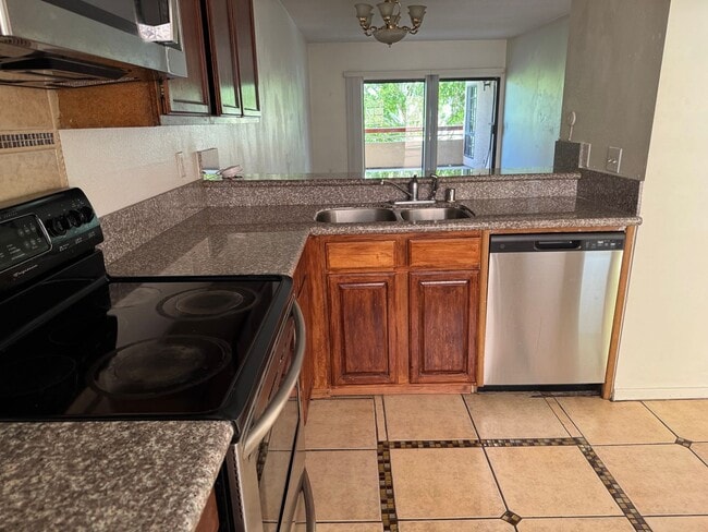 Building Photo - HARBOR MANOR CONDOS! ACROSS FROM HARBOR UCLA MED CTR IMMACULATE  2 bdrm 2 ba. CONDO FOR LEASE!
