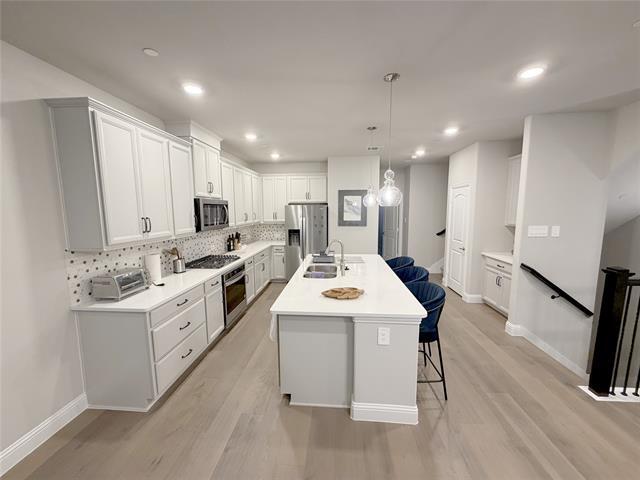 Building Photo - 328 Greenhouse Dr