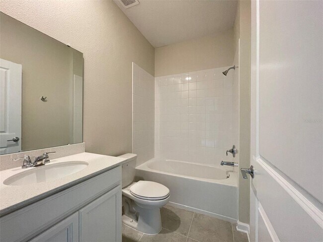 Building Photo - Sawgrass Bay 4 Bedrooms 3 Bathrooms for rent