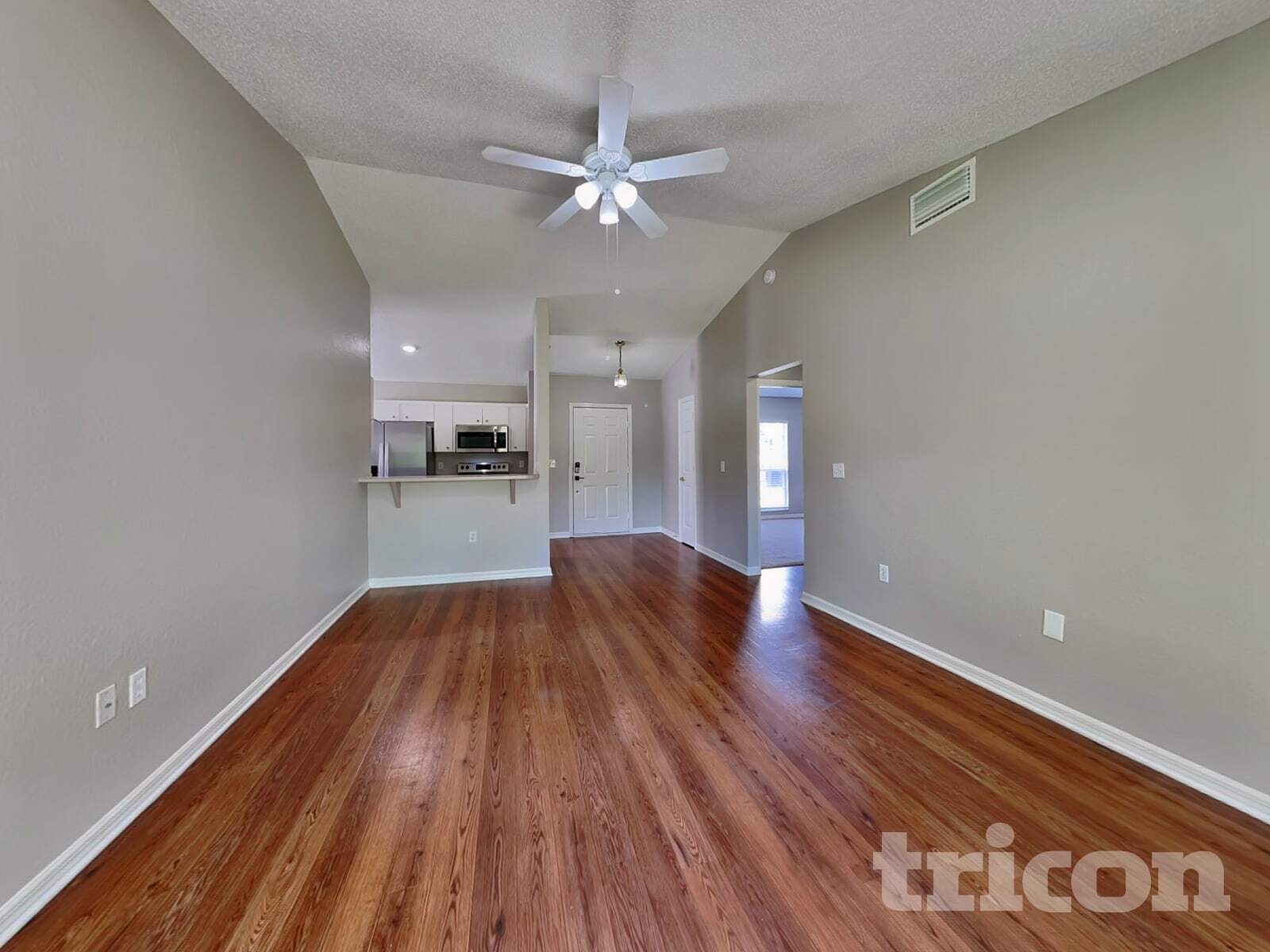 Building Photo - 7833 Manor Dr