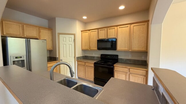Building Photo - Beautifully Updated 3 Bedroom + Loft Home with New A/C