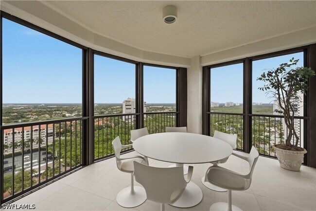 Building Photo - 8665 Bay Colony Dr
