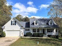 Building Photo - Small Quiet Street in Newburg