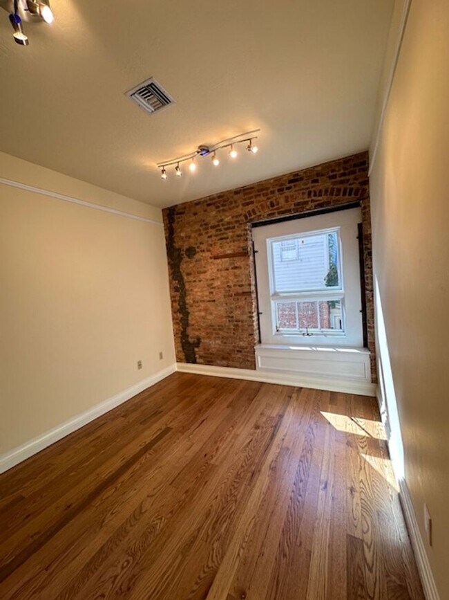 Building Photo - Live where you work! Mixed commercial use with amazing Rustic Remodeled living quarters!