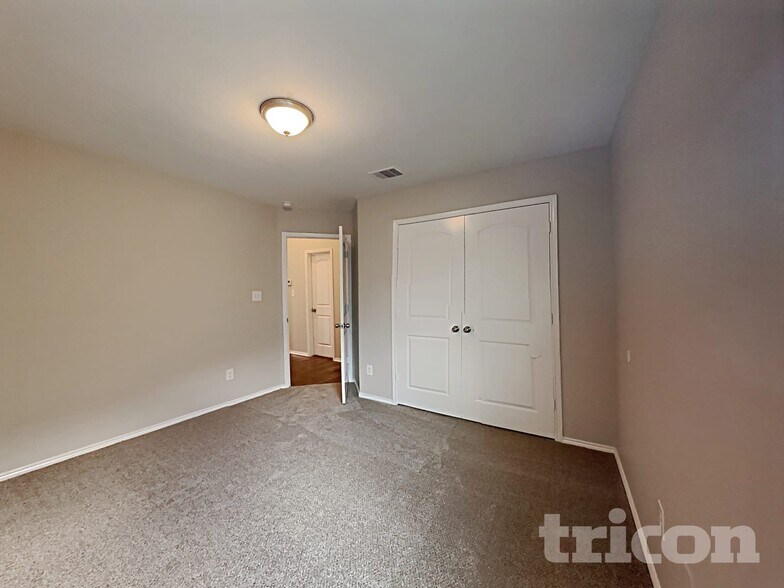 Building Photo - 1058 Pleasant Bend