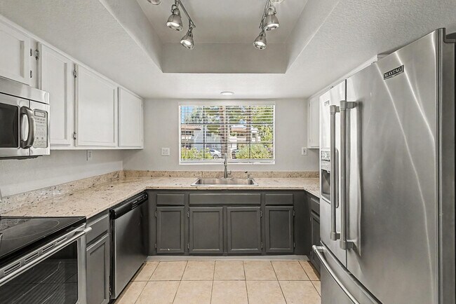 Building Photo - 6885 E Cochise Rd