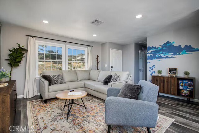 Building Photo - 60206 Latham Trail