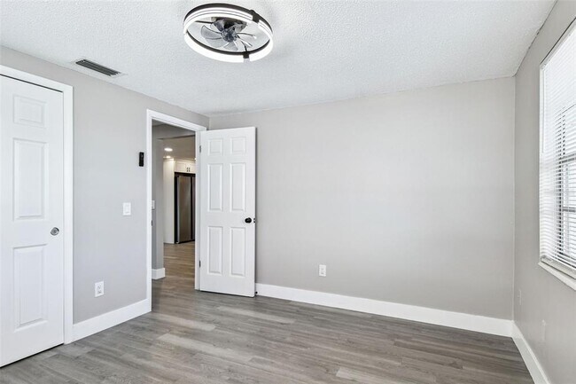 Building Photo - 3800 Darlington Rd