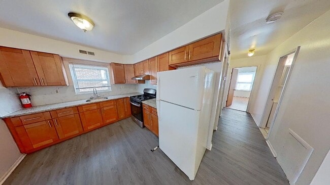Building Photo - 6335 Tulip St