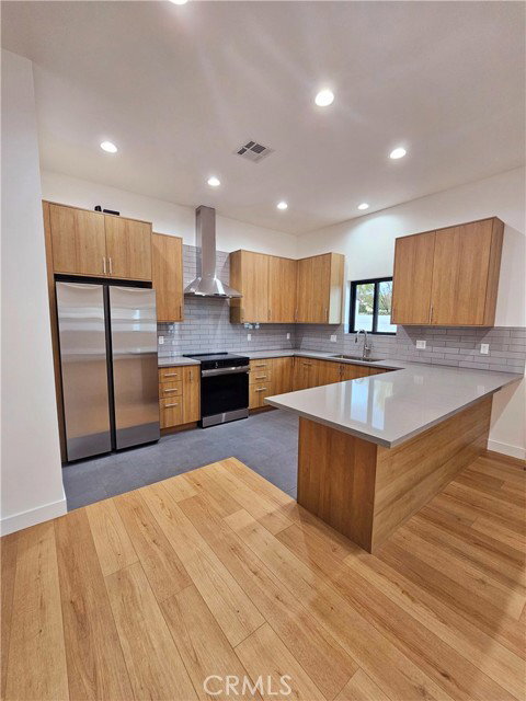 Building Photo - 2581 N Windsor Ave