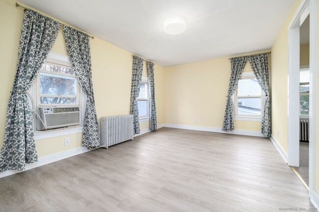 Building Photo - 75 Soundview Ave