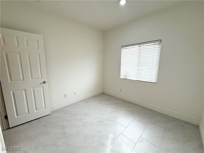 Building Photo - 9748 Waukegan Ave