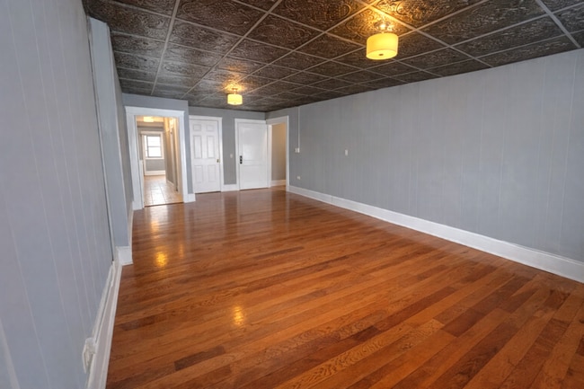 Building Photo - 2 Raymond Ave