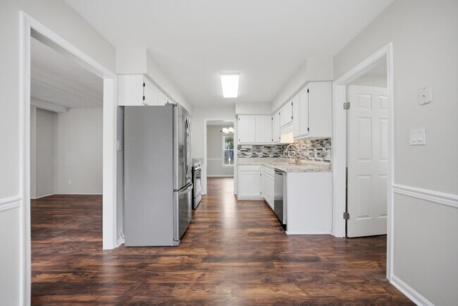 Building Photo - 2252 Newstead Dr