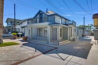 Building Photo - 442 E Arrow, B